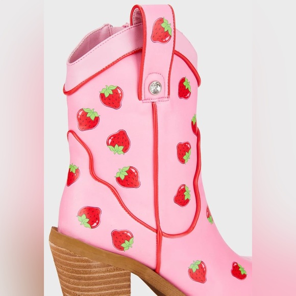 BRAND NEW MEADOW GREETING COWBOY BOOTS

DOLLS KILL X STRAWBERRY SHORTCAKE - Picture 3 of 4